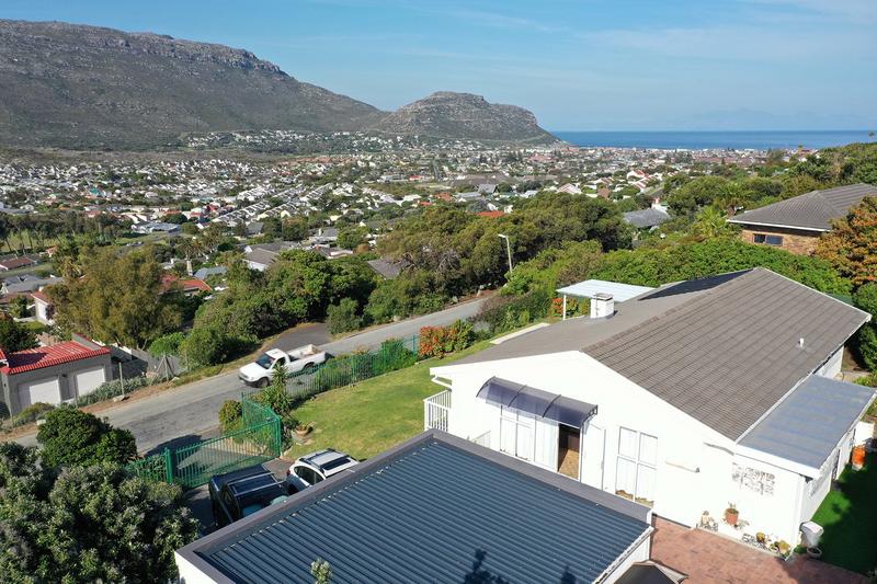 4 Bedroom Property for Sale in Fish Hoek Western Cape